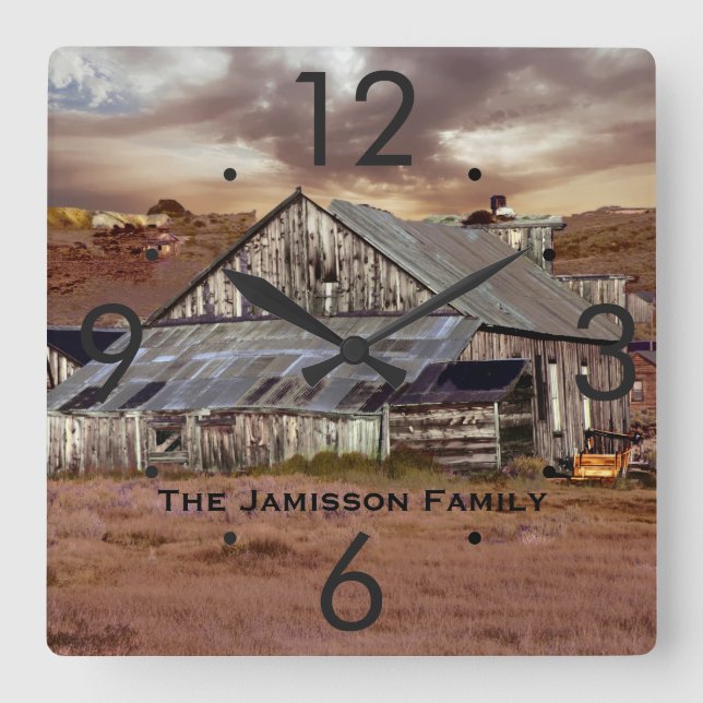 Den red ut ladugården med stormmolnpersonlig tar fyrkantig klocka (Framsida)