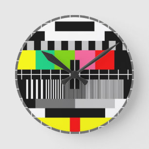 Den Retro televisionväggen tar tid på Rund Klocka