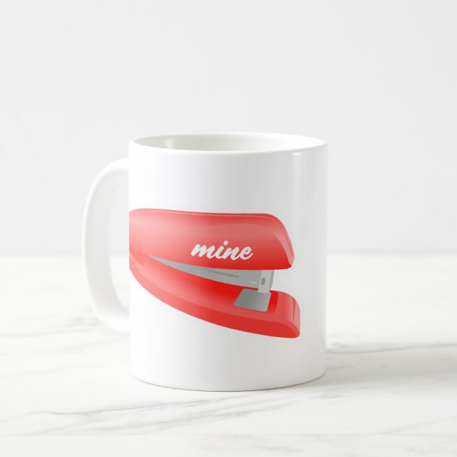 Den röda häftapparaten är den min muggen kaffemugg (Framsida vänster)