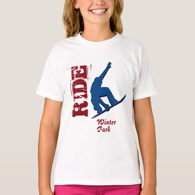 Den röda rittvintern parkerar snowboarden t-shirt (Framsida)