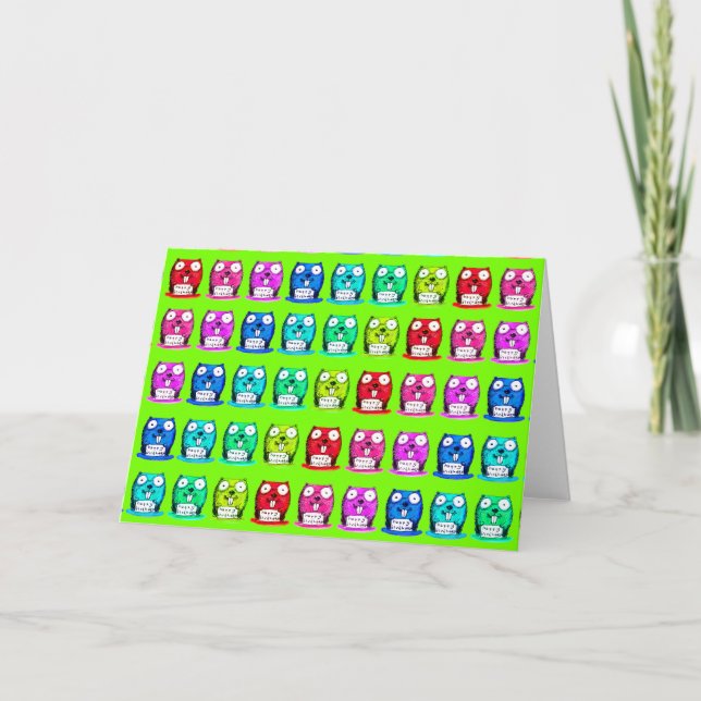 Den roliga bäver håller tecknaden för grattis på f kort (Framsida)