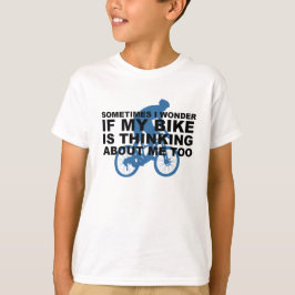 Den roliga cykla cykeln är tänkande om mig för t shirt