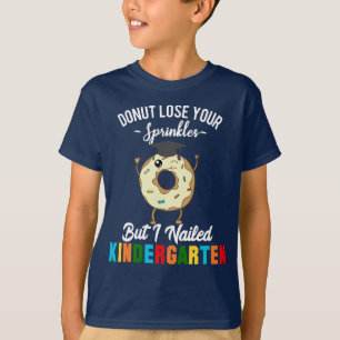 Den roliga dagisstudenten lurar munkstudenten t shirt