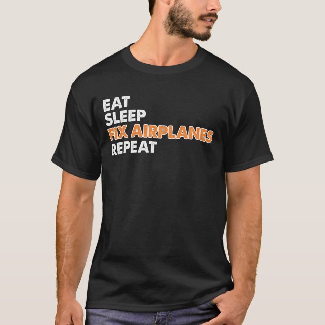 Den roliga flygplanmekanikern - äta fast flygplan t shirt (Framsida)