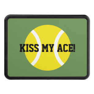 Den roliga gula haken för tennisbollsläpet täcker dragkroksskydd