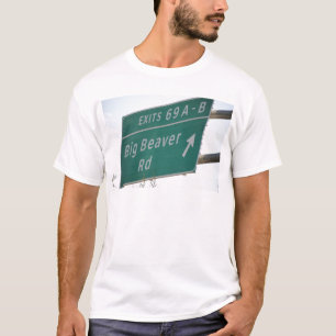 Den roliga huvudvägen undertecknar den stora bäv tee shirt
