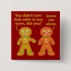 Den roliga pepparkakan fejkar solbränd jul knapp