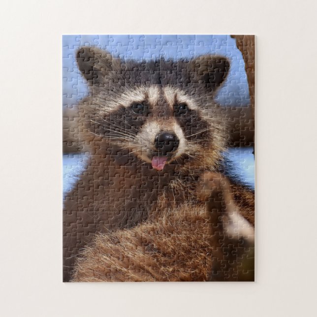 Den roliga raccoonen som klibbar det, är tungan ut pussel (Vertikal)