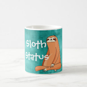 Den roliga tröttade slothen för kaffemugg w bekl