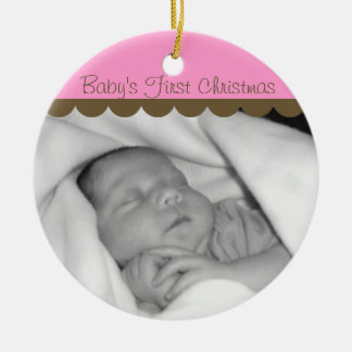 Den rosa baby cirklar det första julfotoet julgransprydnad keramik