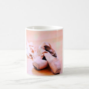 Den rosa baletthäftklammermataren Pointe skor Kaffemugg