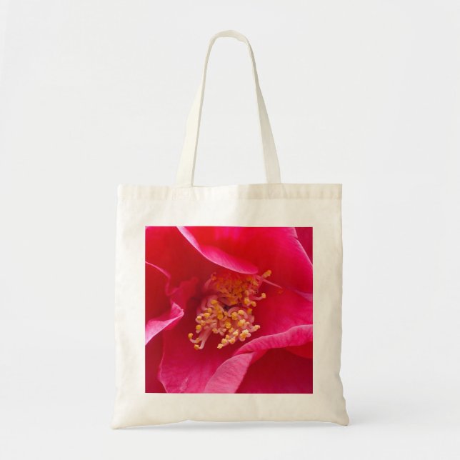 Den rosa camelliaen hänger lös tygkasse (Framsidan)