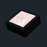 Den rosa Eiffel tornminnessaken boxas Minnesask<br><div class="desc">Den perfekta minnessaken boxas för bruden och brudgummen,  bröllopsfesten eller alla gäster.  Tillfoga text för att ha ditt egna personliga meddelande och/eller foto.  Underbar för tillfällen; bröllop,  födelsedagar,  årsdagar och mer. Perfekt för någon,  som älskar Paris,  frankrike.</div>