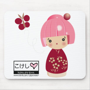 Den rosa Kokeshi Tripletmusen vadderar Musmatta