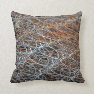 den rostiga sängen fjädrar industriell steampunk kudde