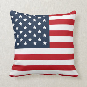 Den rött vitt blått patriotiska amerikanska kudde
