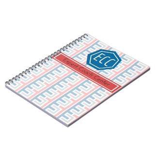 Den sakkunniga lagledaren centrerar anteckningsbok