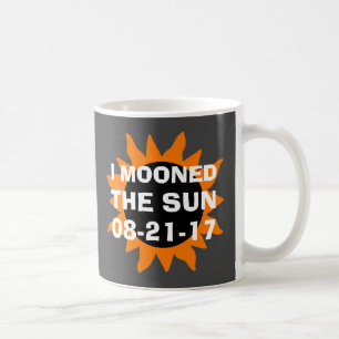 Den sammanlagda sol- förmörkelsen Mooned jag den Kaffemugg