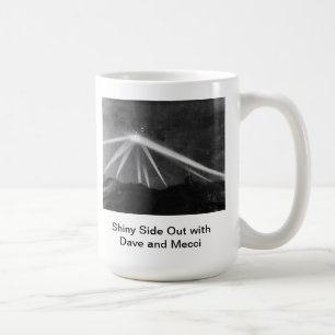 Den skina sidan ut rånar kaffemugg