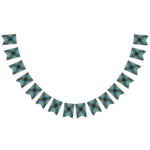 Den skotska klan sätta en klocka på tartanen vimplar