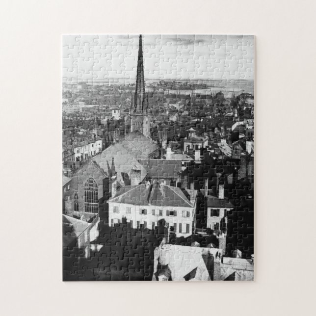 Den smyckade spiren av en kyrka i Boston Pussel (Vertikal)