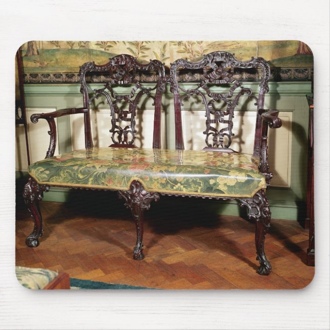 Den sned soffan, med tapestryen placerar, liknande musmatta (Framsidan)