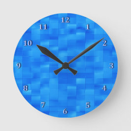 Den stilfulla blåtttunnelbanan belägger med tegel rund klocka