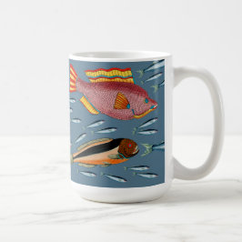 Den stora fisken äter lite fisken kaffemugg
