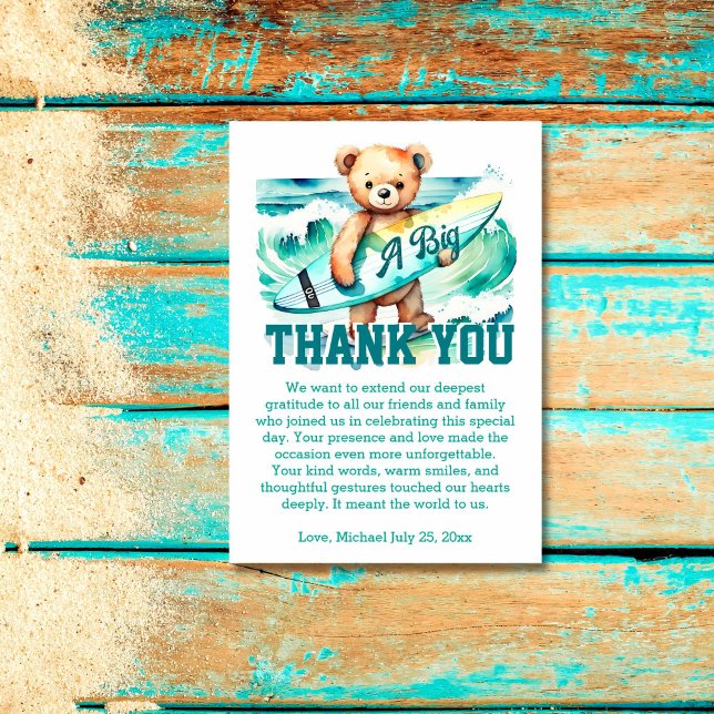 Den stora surfplattan i födelsedagsfesten har tedd tack kort (Surfing beach ocean birthday thank you cards cute teddy bear with a surfboard ocean waves)