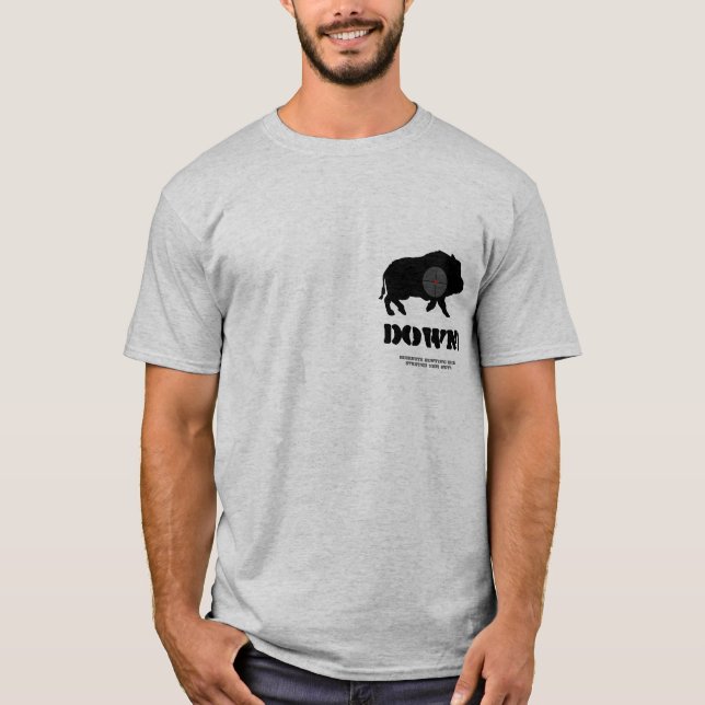 Den svart hogen besegrar! Bucknutz jaktklubb Tee (Framsida)