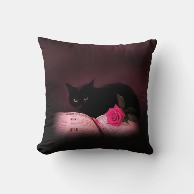 den svart katten med boken och ron kudder kudde (Framsida)