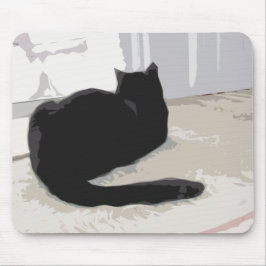 Den svart kattmusen vadderar musmatta