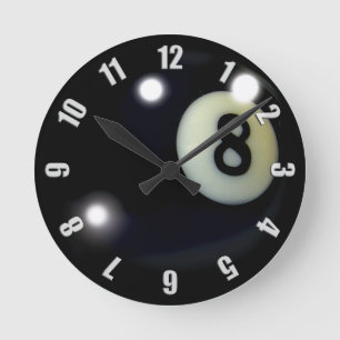 Den svart leken 8-Ball tar tid på design Rund Klocka