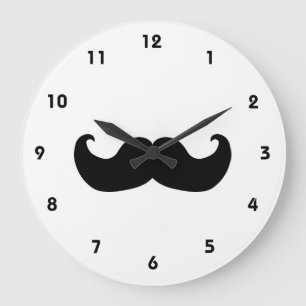 Den svart mustaschväggen tar tid på med numrerar stor klocka