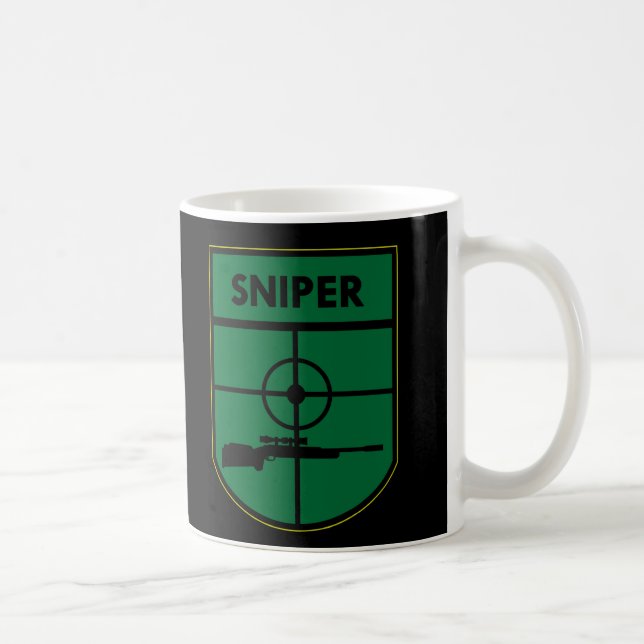 Den svart prickskytten lappar kaffemugg (Höger)