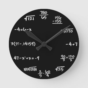 Den svart tavlan för matematik tar tid på - rund klocka
