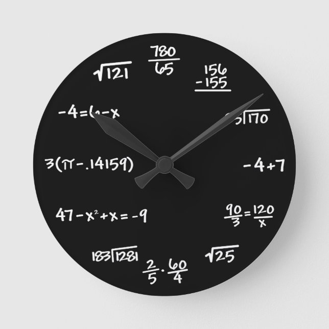 Den svart tavlan för matematik tar tid på - rund klocka (Framsida)