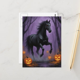 Den svarta hästen i Halloween-skogen Vykort
