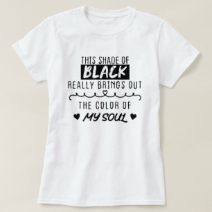 Den svarta verkligen lyfter ut färg av t shirt
