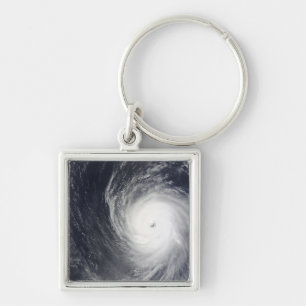 Den toppna typhoonen Melor svävar över den Fyrkantig Silverfärgad Nyckelring