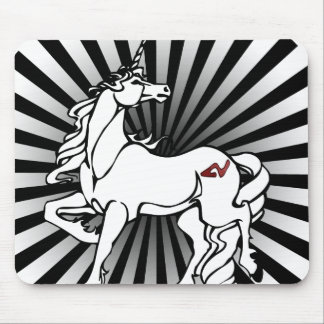 Den traditionella alt.news-unicornen vadderar musmatta