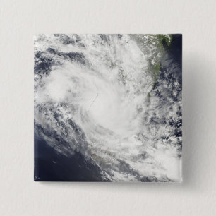 Den tropiska cyclonen Fami svävar över Madagasca Knapp