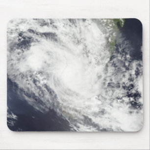 Den tropiska cyclonen Fami svävar över Madagasca Musmatta