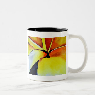 Den tropiska Gulten Frangipani-blommans originalko Två-Tonad Mugg