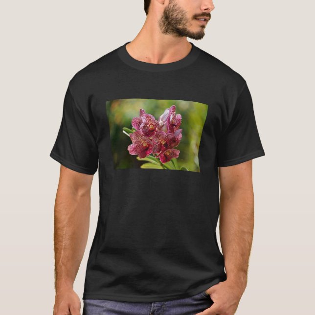 Den tropiska Vanda orchiden samla i en klunga T Shirt (Framsida)