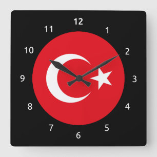 Den turkiska flaggaväggen tar tid på fyrkantig klocka