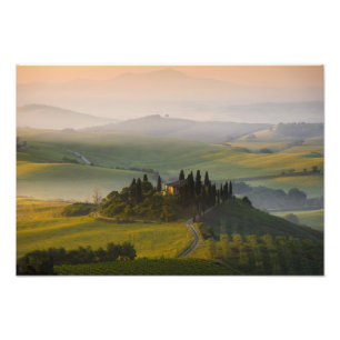 Den Tuscany backen landskap på soluppgången Fototryck