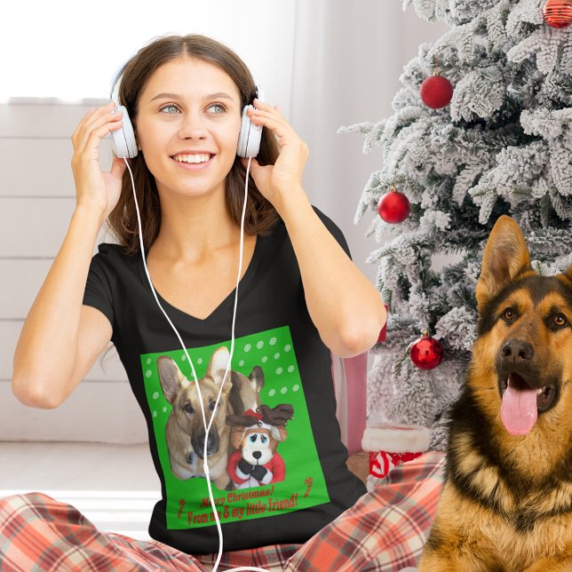 Den tyska julherden, renare Kvinnor V-Nacke T-shirt (Christmas German Shepherd, Reindeer Women's V-Neck T-Shirt)