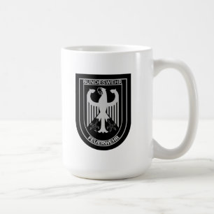 Den tyska militären avfyrar servar muggen kaffemugg