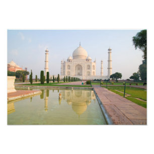 Den tysta fredliga Taj Mahal vid soluppgången en a Fototryck